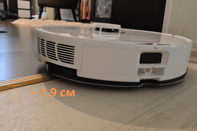 Roborock S8 Pro Ultra overcoming doorsteps.